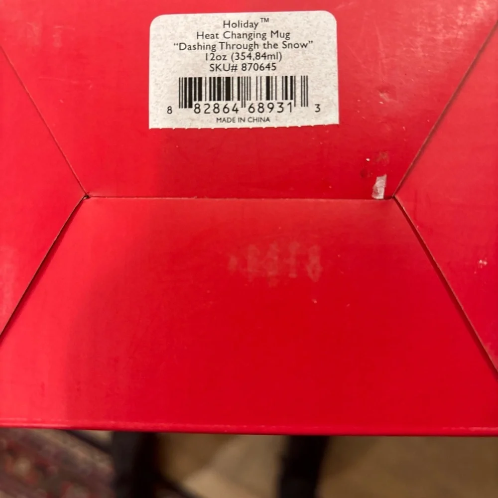 Lenox Red Heat Changing Mug with‎ Festive Design - Picture 4 of 4